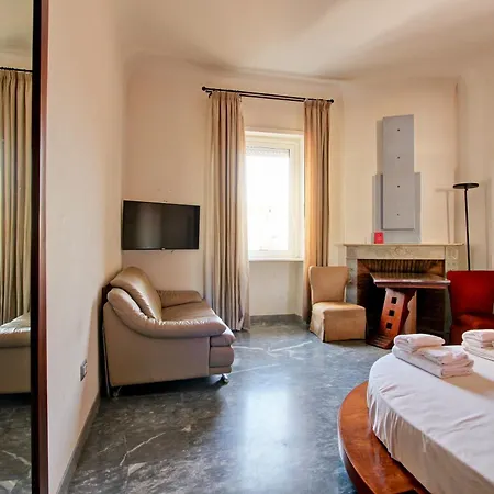 Romantic At Via Veneto * Rome